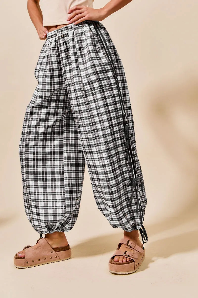 SO ME Plaid Elastic Waist Balloon Pants