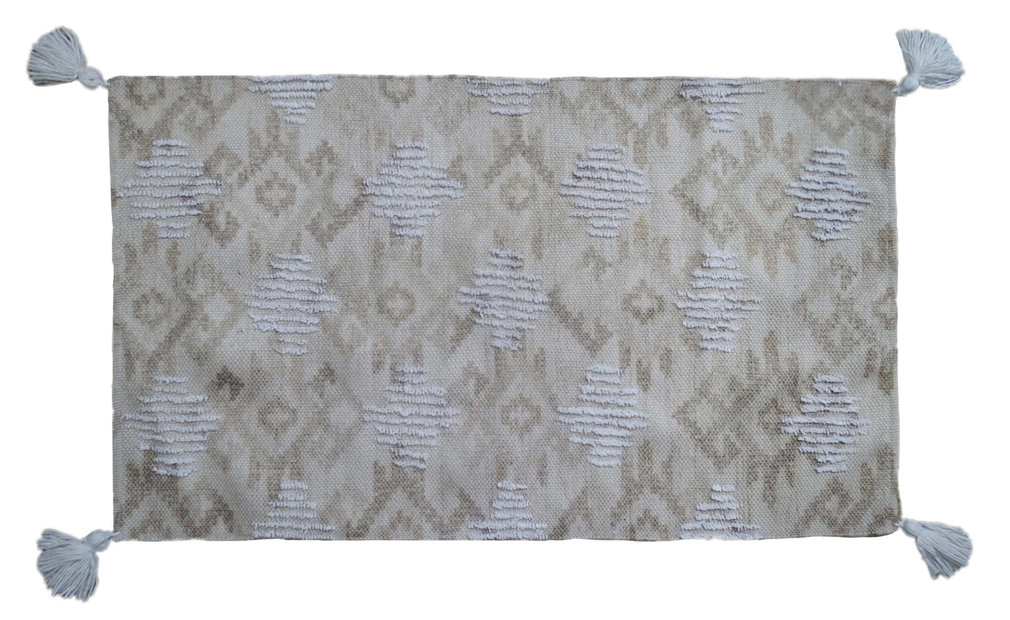Tufted accent rug with corner tussels (25"x45")