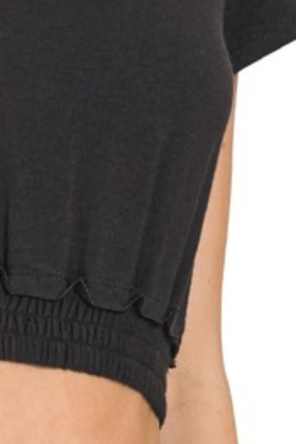 Zenana Elastic Hem Crop Top in Black