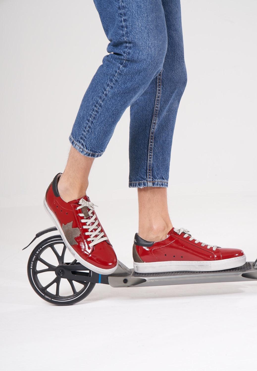 Men's Sepol Distreesed Sneaker Red