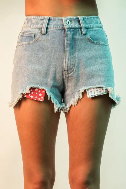 VERY J Raw Hem Pocketed Contrast Washed Denim Shorts