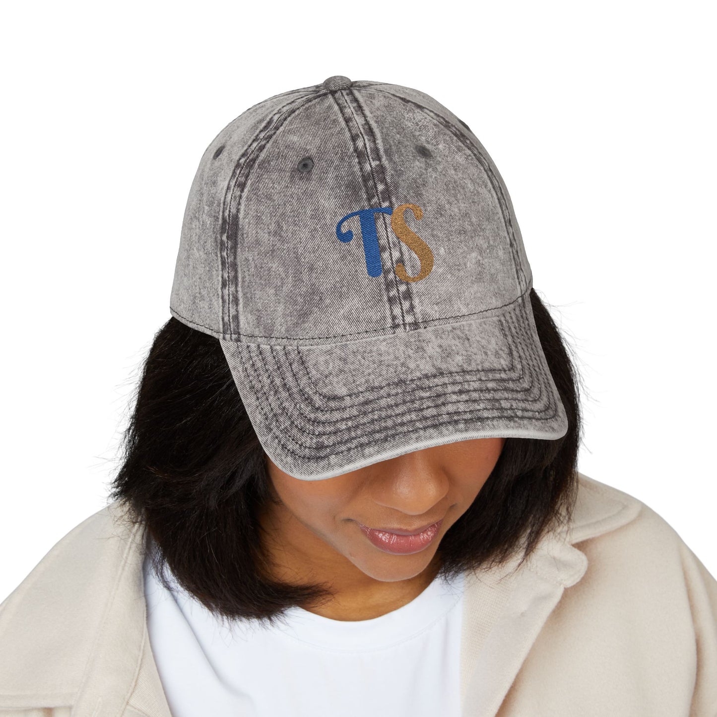 Customizable Vintage Embroidered Cap - Personalized Stylish Baseball Hat for Everyday Wear