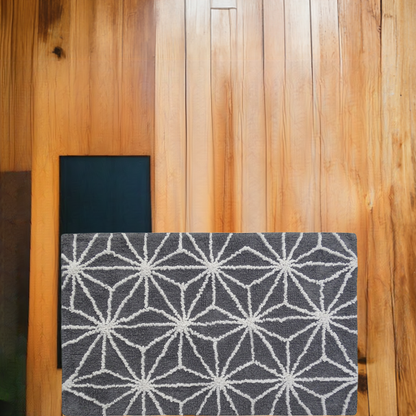 CHICOS HOME Bath Rug Geometric Pattern in Grey & Ivory