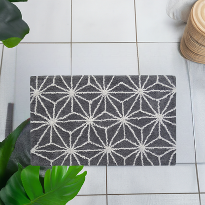 CHICOS HOME Bath Rug Geometric Pattern in Grey & Ivory