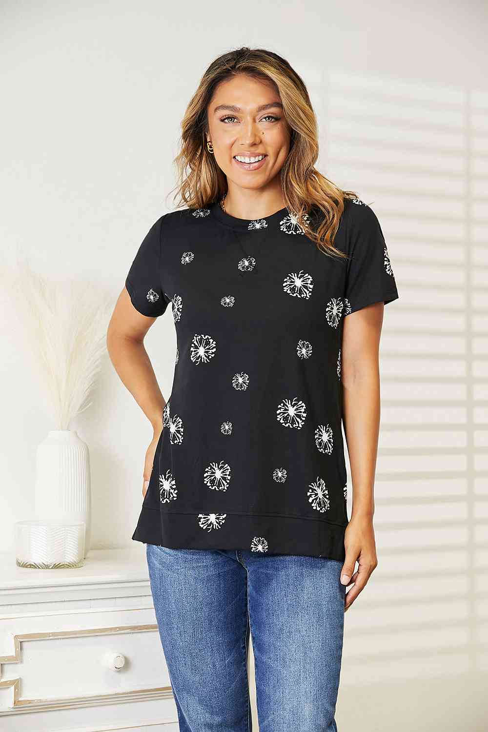 Dandelion Print T-shirt for Women Round Neck Black Top